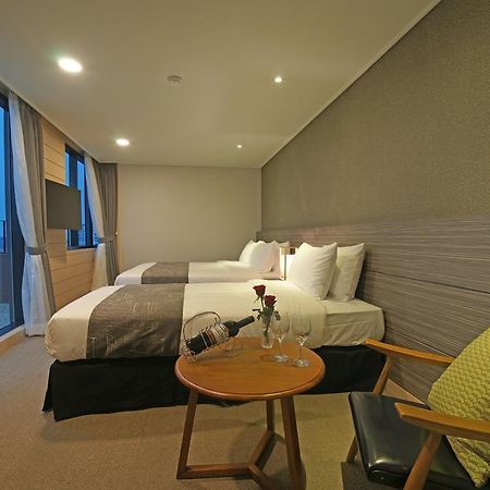 I-Jin Hotel Jeju Exterior foto